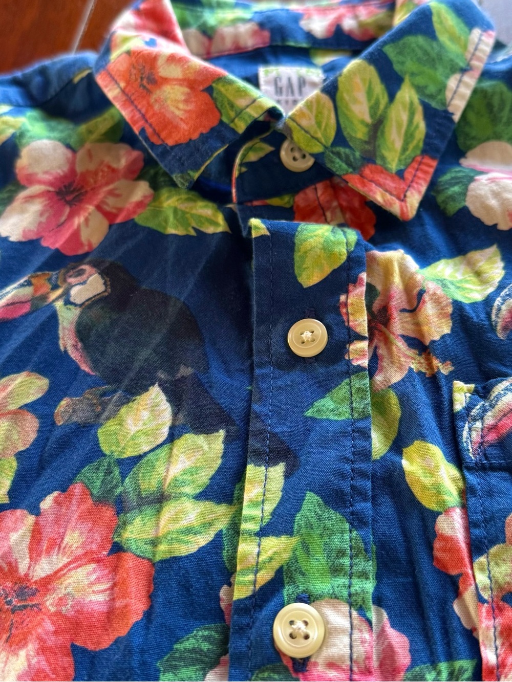 GAP Kids | Blue Hawaiian Floral Button-Up Shirt |  Boys Size 8 - Picture 4 of 5